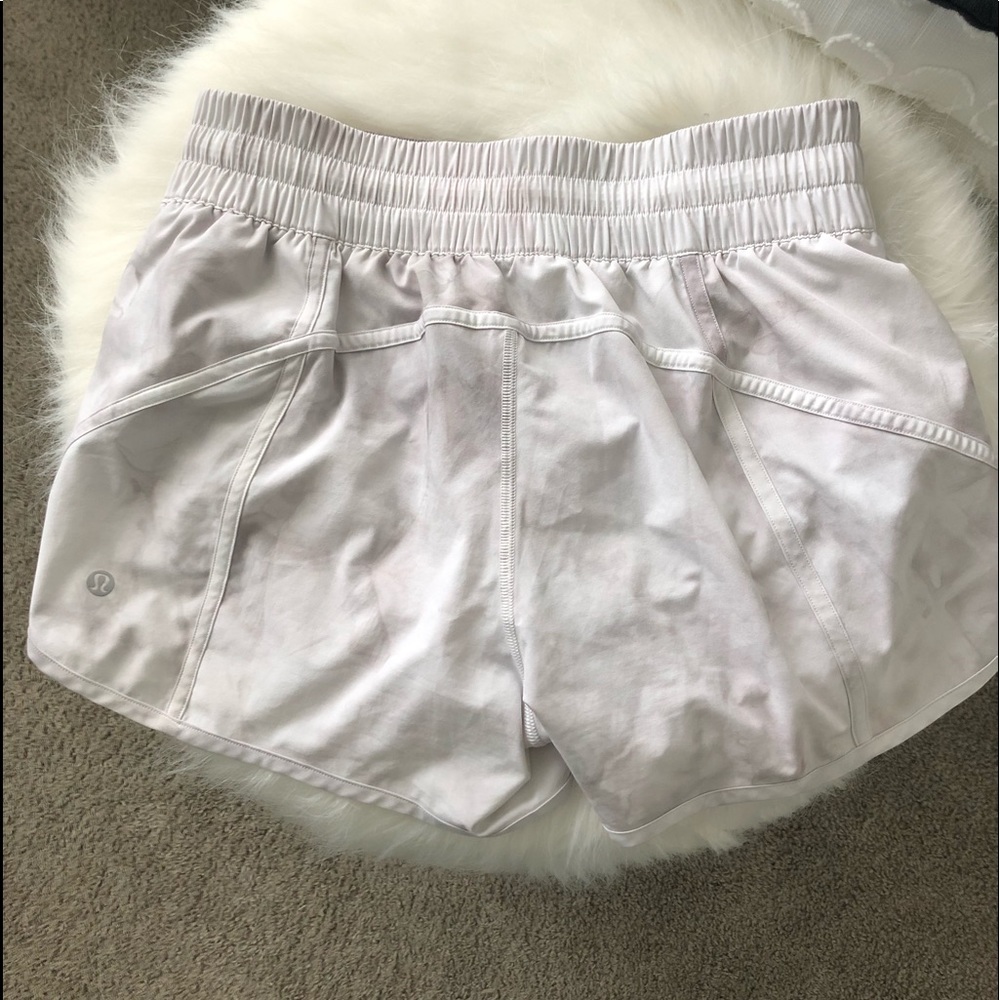 Lululemon Tracker V Short 4” WhiteGray Marble Sz 8